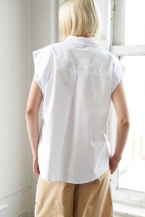 SOLID SHORT SLEEVE POPLIN TOP